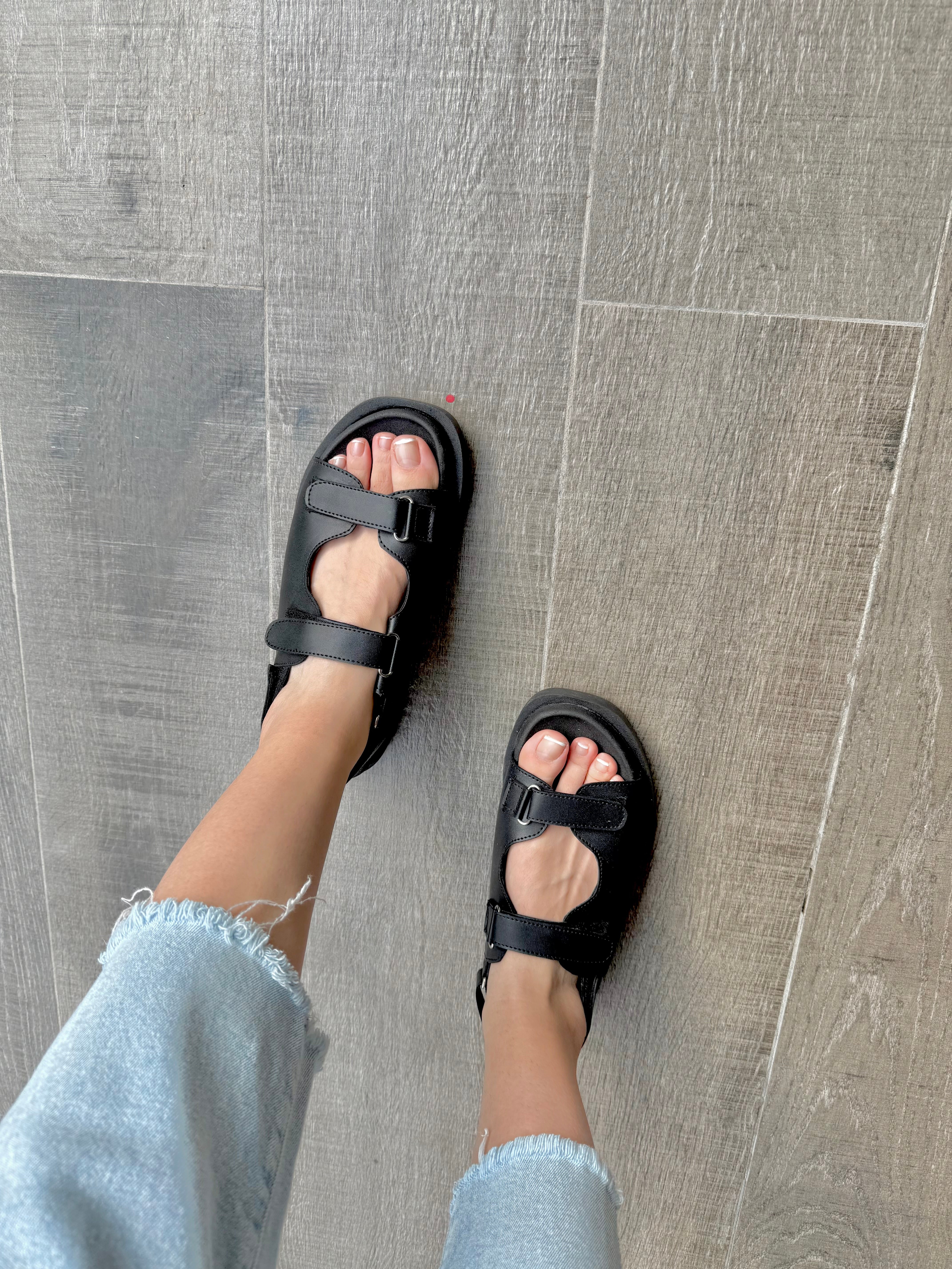 Sandalia negro de piso